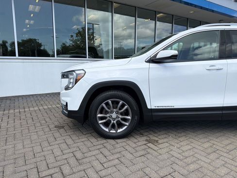 Used 2023 GMC Terrain SLT AWD/4WD image 9