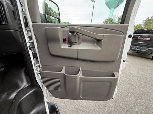Used 2021 GMC Savana 2500 w/ Driver Convenience Package RWD image 19
