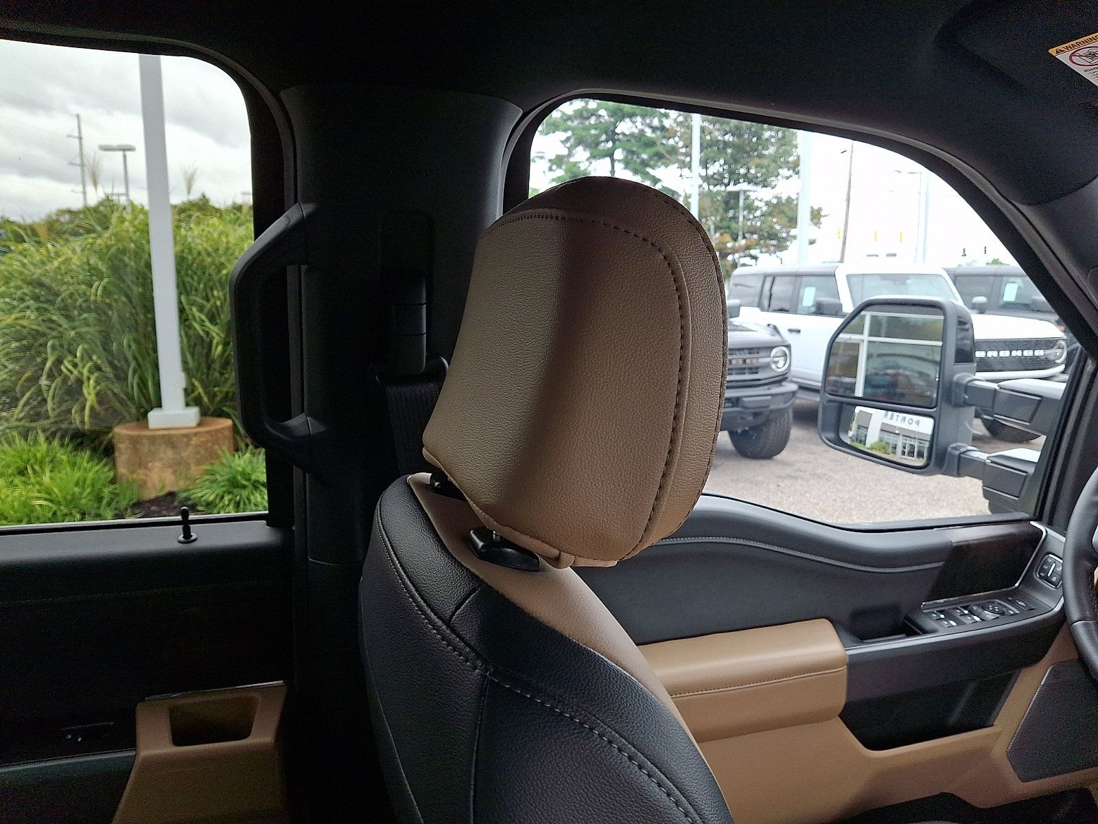 Used 2026 Ford F250 Lariat w/ FX4 Off-Road Package AWD/4WD image 12