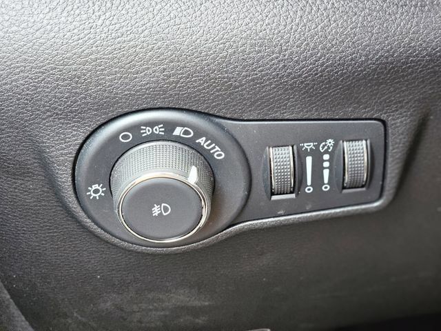 Used 2025 Jeep Compass Latitude AWD/4WD image 20