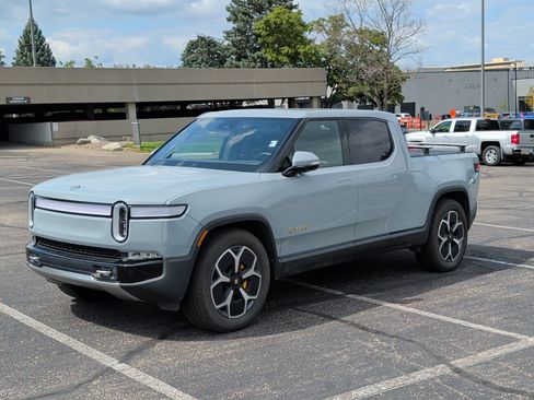 Used 2022 Rivian R1T Adventure AWD/4WD image 2