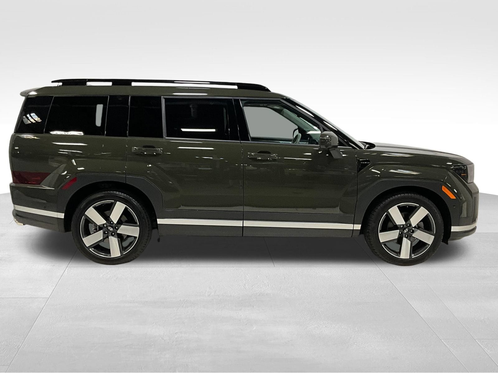 Used 2024 Hyundai Santa Fe Limited AWD/4WD image 3