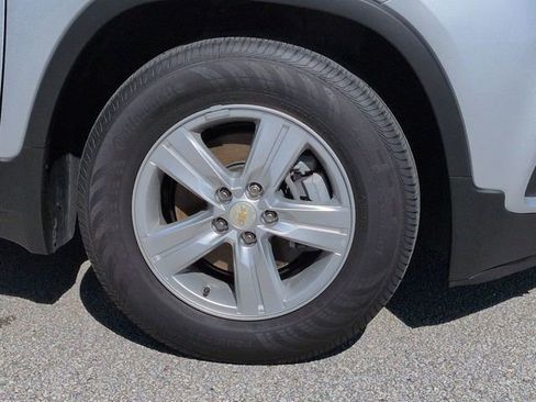 Used 2020 Chevrolet Trax LT w/ Driver Confidence Package image 11