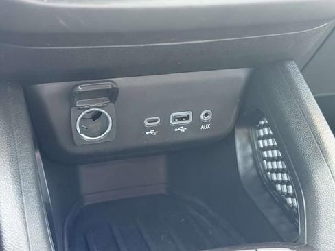 Used 2023 Chevrolet TrailBlazer RS w/ Convenience Package image 25