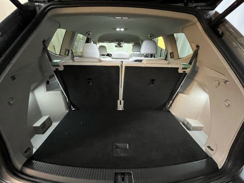 Certified 2025 Volkswagen Atlas SE image 27