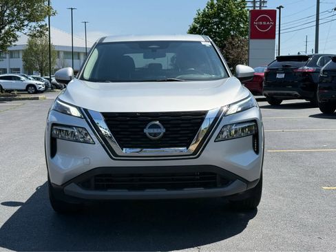 Used 2023 Nissan Rogue SV AWD/4WD image 2