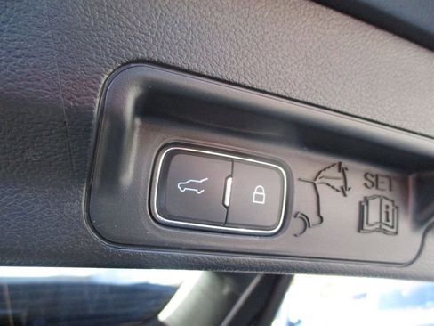 Used 2024 Ford Explorer XLT w/ Equipment Group 202A image 5