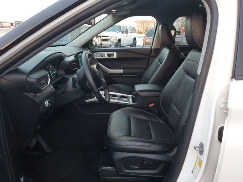 Used 2022 Ford Explorer Limited w/ Equipment Group 301A image 14