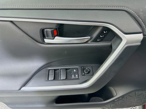 Used 2019 Toyota RAV4 Limited w/ Advanced Technology Package FWD image 15