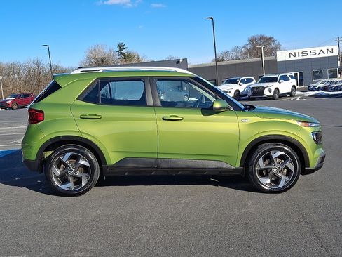 Used 2022 Hyundai Venue SEL image 7