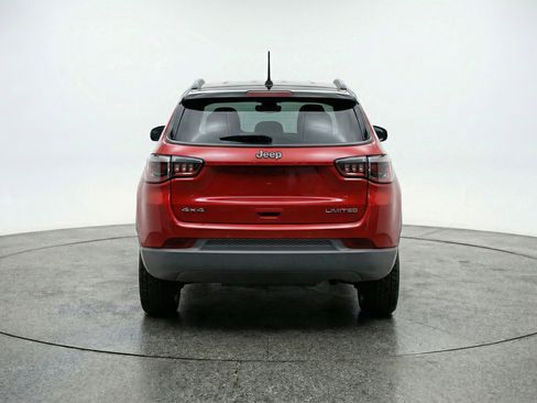 Used 2025 Jeep Compass Trailhawk image 7