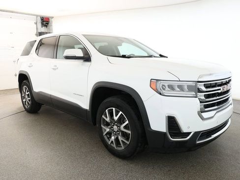 Used 2023 GMC Acadia SLE image 3