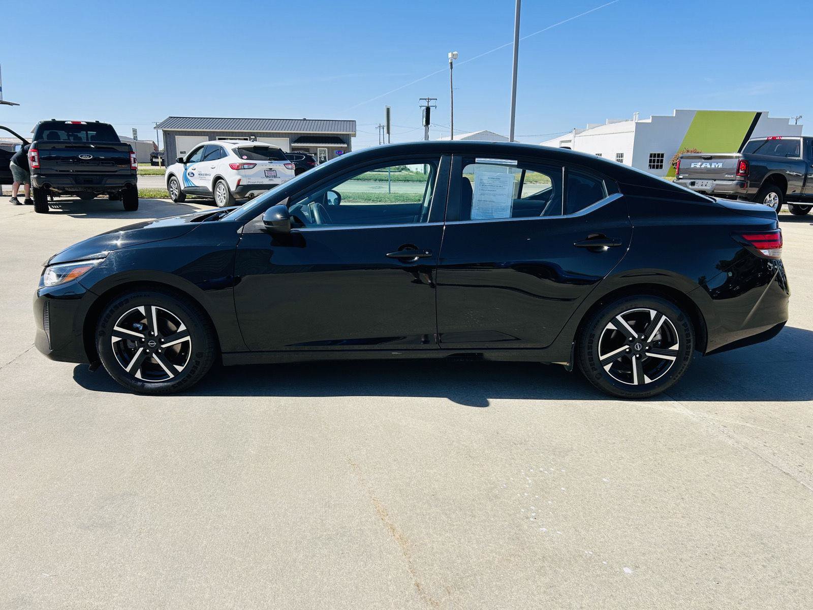 Used 2024 Nissan Sentra SV FWD image 31