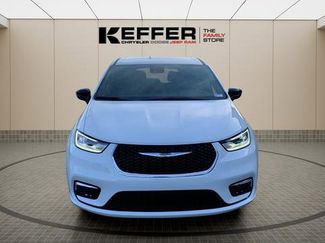 New 2026 Chrysler Pacifica Select video 1