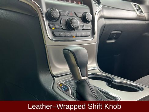 Used 2018 Jeep Grand Cherokee Laredo AWD/4WD image 10