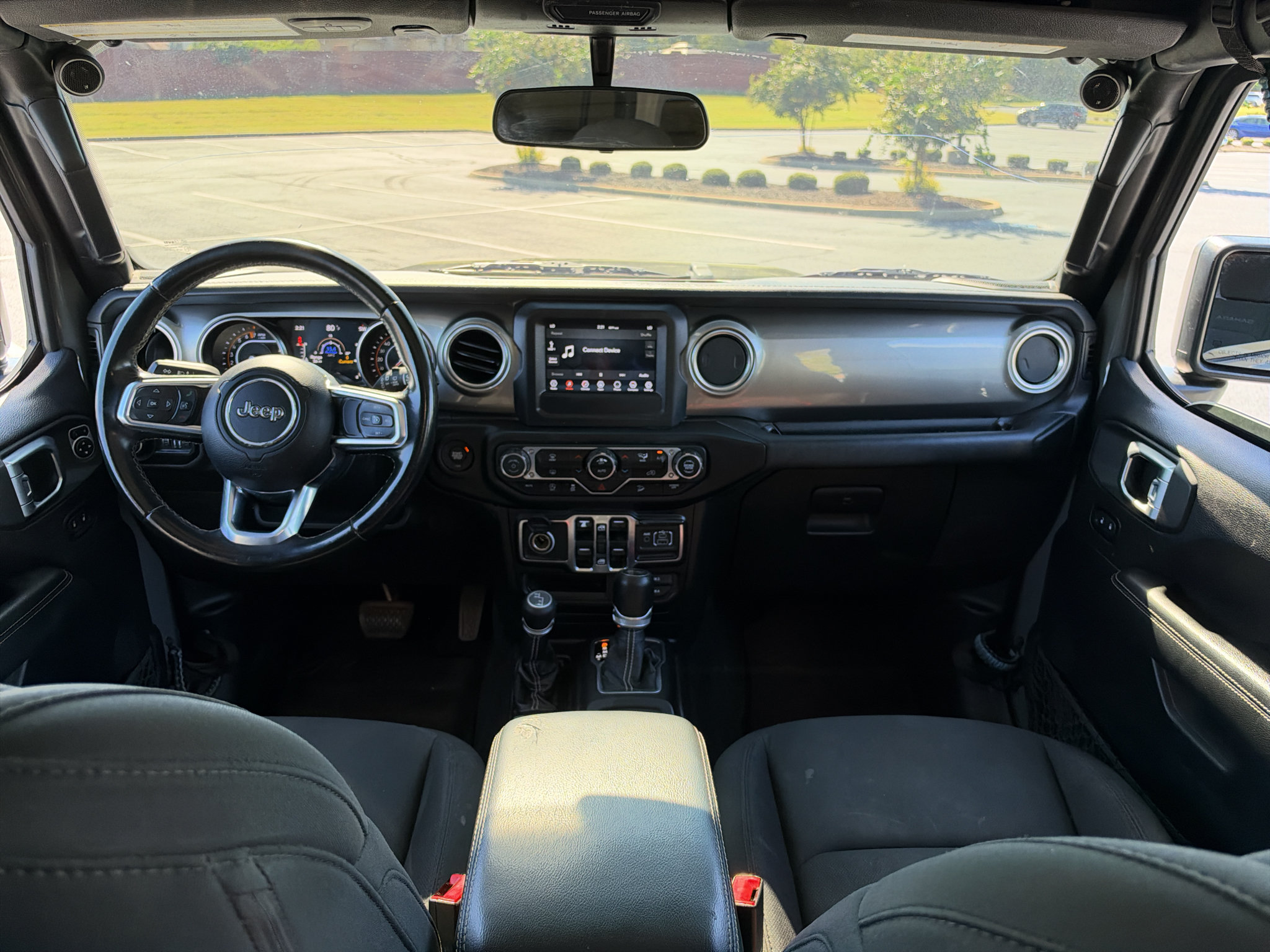 Used 2020 Jeep Wrangler Unlimited Sahara w/ LED Lighting Group AWD/4WD image 19