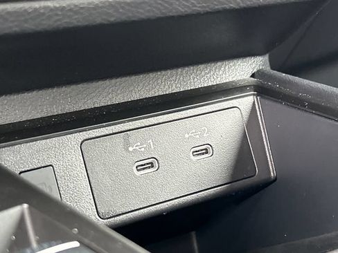 Used 2025 Nissan Kicks SV FWD image 20