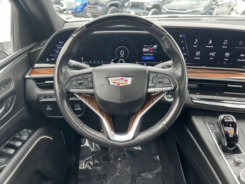 Used 2023 Cadillac Escalade ESV Premium Luxury image 16