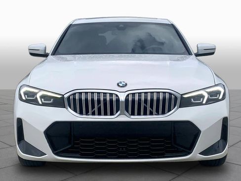 Used 2023 BMW 330i Sedan w/ M Sport Package image 3