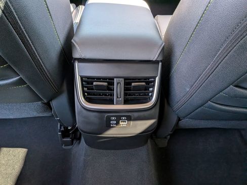 Used 2025 Subaru Outback Onyx Edition AWD/4WD image 28