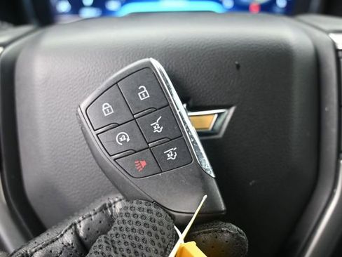 Used 2023 Chevrolet Suburban Premier image 41