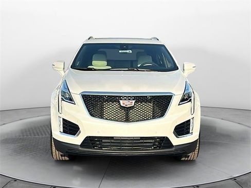 New 2025 Cadillac XT5 Sportv image 2