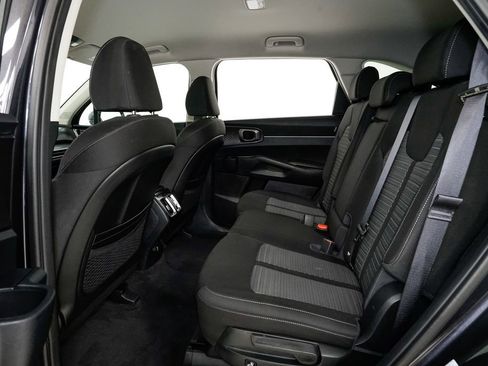 Certified 2025 Kia Sorento LX image 24