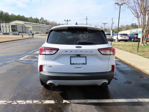 Used 2021 Ford Escape SE image 6