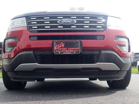 Used 2017 Ford Explorer XLT w/ Equipment Group 201A AWD/4WD image 5