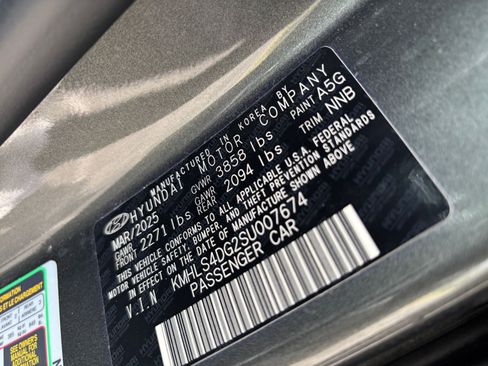 Used 2025 Hyundai Elantra SEL FWD image 29