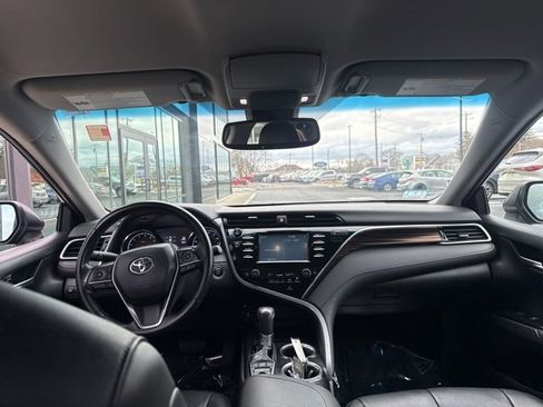 Used 2018 Toyota Camry L image 12
