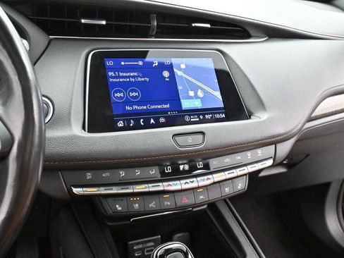 Certified 2022 Cadillac XT4 Premium Luxury w/ Enhanced Visibility Package AWD/4WD image 19