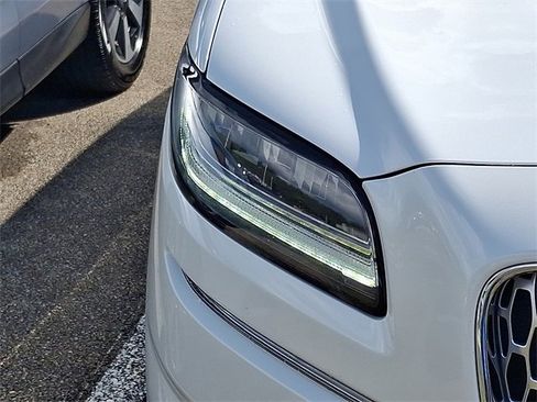 Used 2022 Lincoln Nautilus Reserve w/ Equipment Group 201A image 4