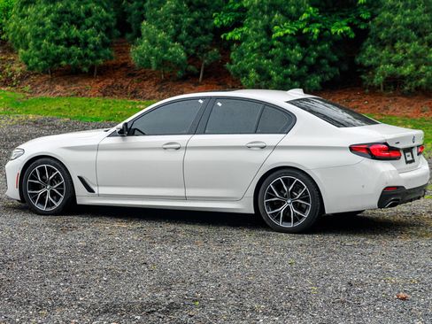 Used 2021 BMW 530i xDrive w/ M Sport Package image 5