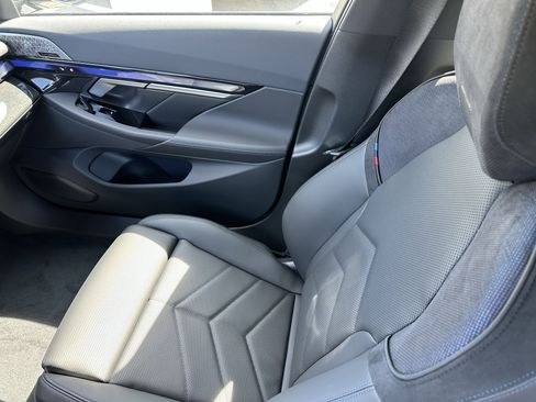 New 2026 BMW 550e xDrive image 11