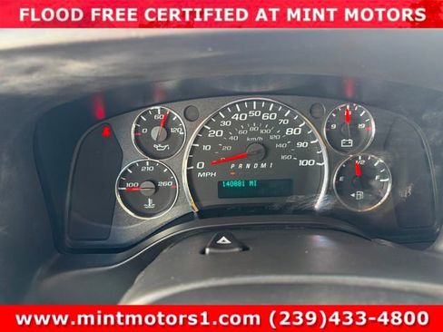 Used 2023 Chevrolet Express 2500 RWD image 9