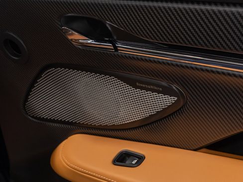 Used 2024 Aston Martin DB12 Convertible image 68