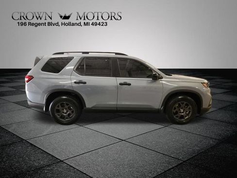 Certified 2025 Honda Pilot TrailSport image 2