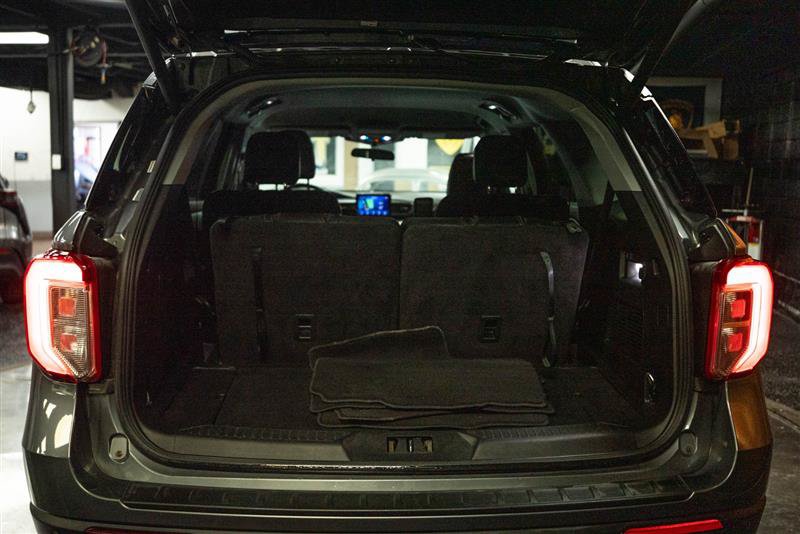 Used 2023 Ford Explorer XLT w/ Equipment Group 202A AWD/4WD image 7