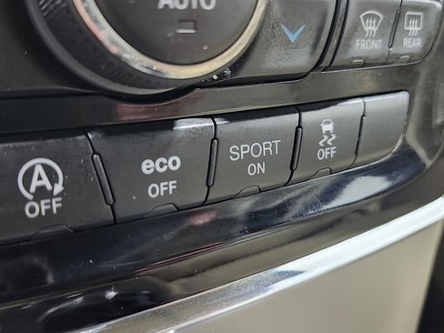 Used 2019 Jeep Grand Cherokee Limited w/ Luxury Group II image 10