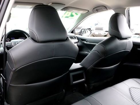 Used 2024 Toyota Camry SE image 23