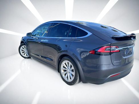 Used 2018 Tesla Model X 75D AWD/4WD image 5