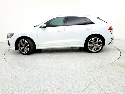 Used 2022 Audi RS Q8 w/ Luxury Package image 9