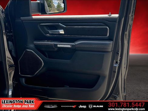 Used 2024 RAM 1500 Laramie AWD/4WD image 28