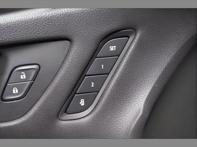 Used 2020 Buick Envision Essence w/ LPO, Cargo Package FWD image 17
