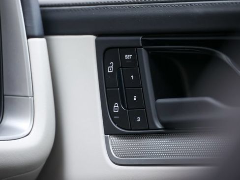 Certified 2026 Porsche Cayenne Coupe AWD/4WD image 40