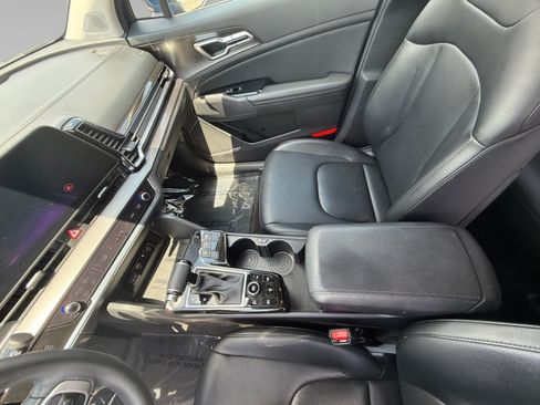 Used 2023 Kia Sportage EX FWD image 17