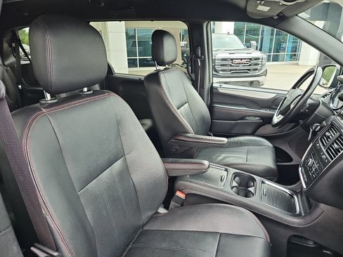 Used 2020 Dodge Grand Caravan GT FWD image 25