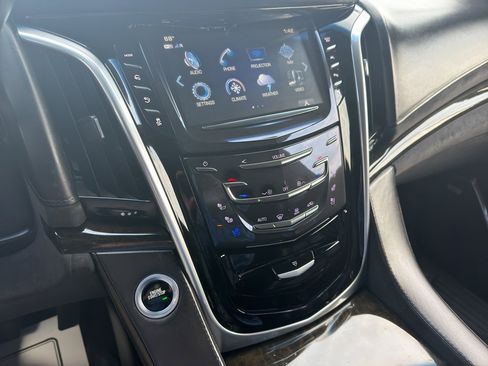 Used 2019 Cadillac Escalade ESV Platinum image 21