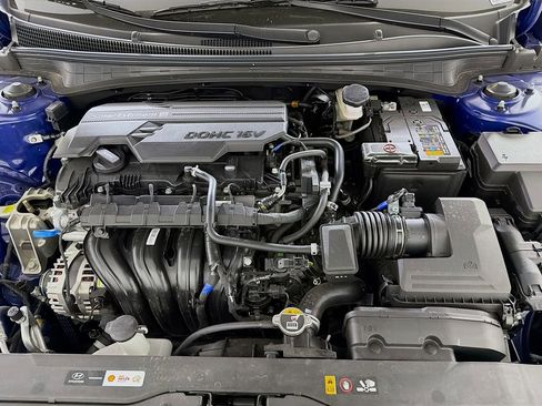 Used 2025 Hyundai Elantra Sport FWD image 29
